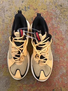 Under Armour Yellow and Black Athletic Shoes